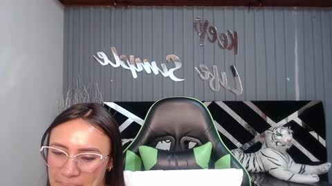 Snapshot of allisson_a chatting on 02/25/25, 06:36 Allisson online show from 02/25/25, 06:36