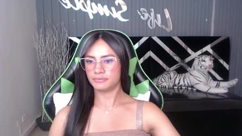 Snapshot of allisson_a chatting on 02/26/25, 06:37 Allisson online show from 02/26/25, 06:37