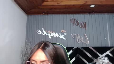 Snapshot of allisson_a chatting on 03/04/25, 06:37 Allisson online show from 03/04/25, 06:37