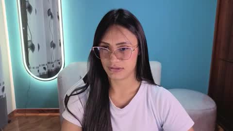 Snapshot of allisson_a chatting on 09/25/25, 03:21 Allisson online show from 09/25/25, 03:21