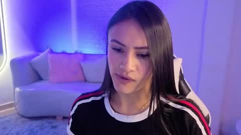 Snapshot of allisson_a chatting on 12/16/25, 03:33 Allisson online show from 12/16/25, 03:33