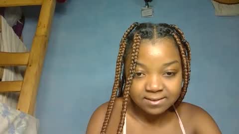 allizida01 online show from 12/15/25, 07:12