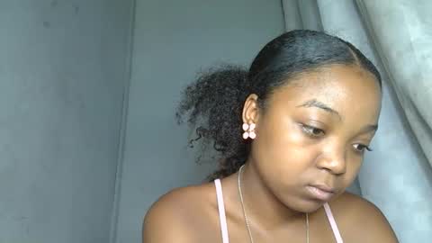 allizida01 online show from 12/21/25, 09:27