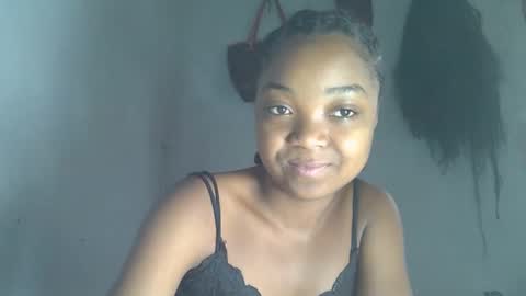 allizida01 online show from 01/15/26, 07:02