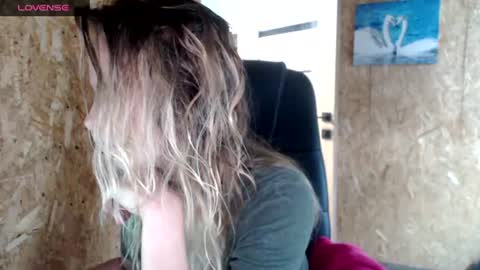 Snapshot of alllexandra chatting on 06/18/26, 10:09 alllexandra online show from 06/18/26, 10:09