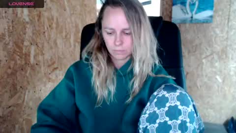 Snapshot of alllexandra chatting on 06/19/26, 01:48 alllexandra online show from 06/19/26, 01:48