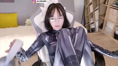 Snapshot of alllinaeve chatting on 02/19/25, 01:18 Alina online show from 02/19/25, 01:18