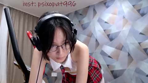 Snapshot of alllinaeve chatting on 10/09/25, 09:02 Alina online show from 10/09/25, 09:02