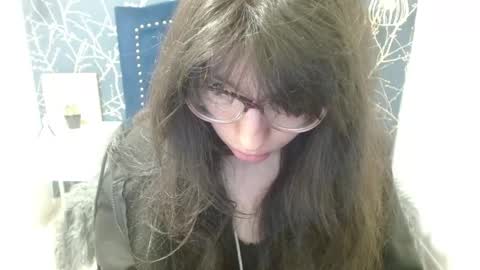 Snapshot of alllyson_ chatting on 05/20/26, 08:15 alison online show from 05/20/26, 08:15