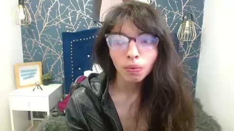 Snapshot of alllyson_ chatting on 06/09/26, 08:09 alison online show from 06/09/26, 08:09