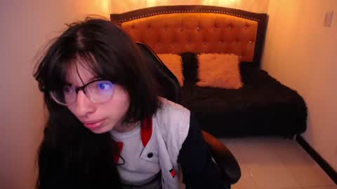 Snapshot of alllyson_ chatting on 06/19/26, 08:12 alison online show from 06/19/26, 08:12