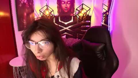 Snapshot of alllyson_ chatting on 06/22/26, 07:33 alison online show from 06/22/26, 07:33