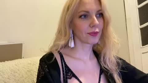 Nika online show from 05/31/26, 06:04