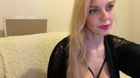 Nika online show from 06/03/26, 05:07