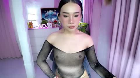 Snapshot of alluring_mj chatting on 06/21/26, 10:23 mj online show from 06/21/26, 10:23