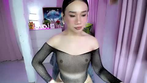 Snapshot of alluring_mj chatting on 06/23/26, 10:52 mj online show from 06/23/26, 10:52