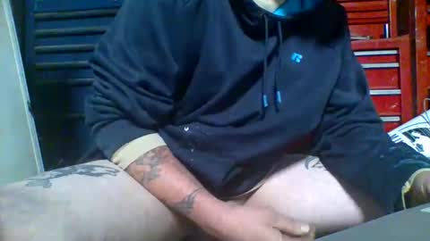 allwolf0323 online show from 10/24/25, 08:44