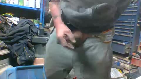 allwolf0323 online show from 11/08/25, 10:52