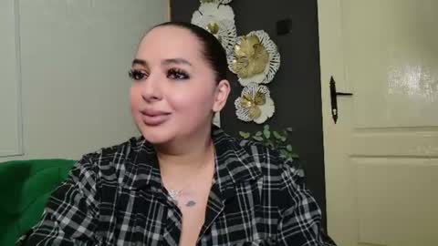 Snapshot of allyiah chatting on 06/25/26, 04:00 online show from 06/25/26, 04:00