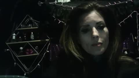 Snapshot of allymoon1369 chatting on 05/20/26, 11:27 allymoon1369 online show from 05/20/26, 11:27