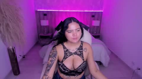 allyson_brownn online show from 12/01/25, 09:53
