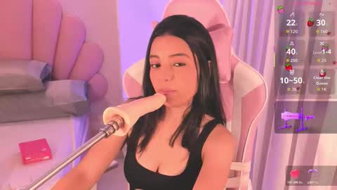 Snapshot of allyson_petite chatting on 11/23/25, 08:19 Allyson online show from 11/23/25, 08:19