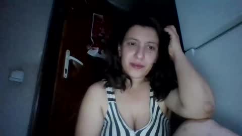 Snapshot of alma_amy chatting on 01/09/25, 09:16 Alma online show from 01/09/25, 09:16