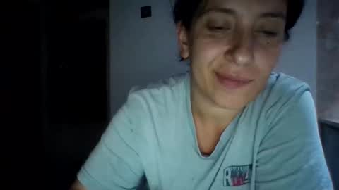 Snapshot of alma_amy chatting on 09/23/25, 07:17 Alma online show from 09/23/25, 07:17