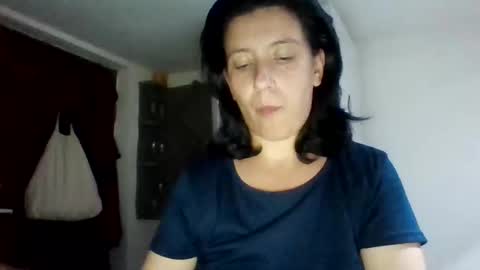 Snapshot of alma_amy chatting on 09/24/25, 08:45 Alma online show from 09/24/25, 08:45