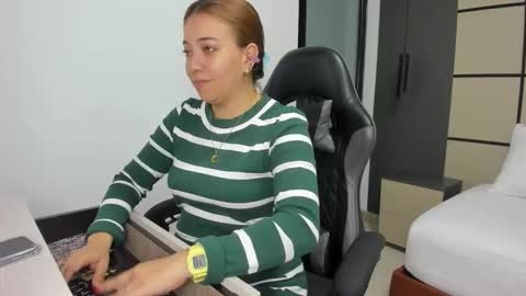 ALMA FENIX  online show from 09/27/25, 12:32