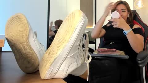 ALMA FENIX  online show from 10/31/25, 12:50