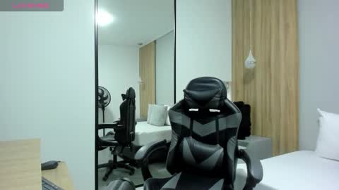 ALMA FENIX  online show from 12/16/25, 12:32