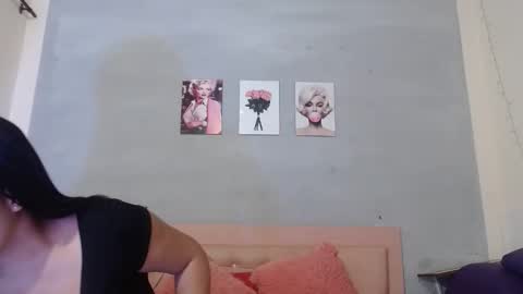 alma_meza online show from 10/19/25, 02:07