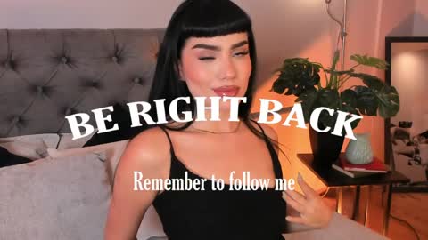 Mia online show from 03/31/26, 12:05