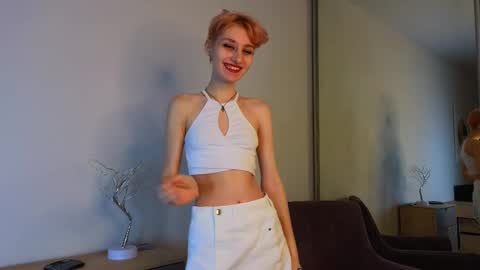 Snapshot of almawood chatting on 12/24/24, 07:28 almawood online show from 12/24/24, 07:28