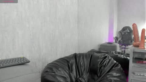 Santy online show from 10/03/25, 08:17