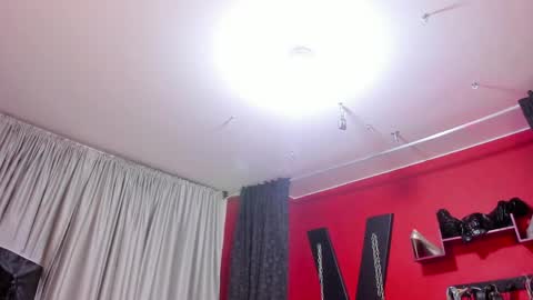 Snapshot of almazz_ chatting on 05/09/26, 10:20 Santy online show from 05/09/26, 10:20