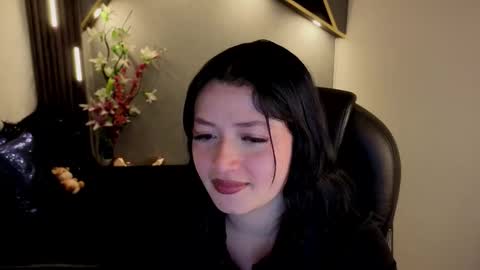 Snapshot of almma_ chatting on 11/25/25, 01:55 ALMMA online show from 11/25/25, 01:55
