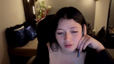 Snapshot of almma_ chatting on 12/03/25, 02:04 ALMMA online show from 12/03/25, 02:04