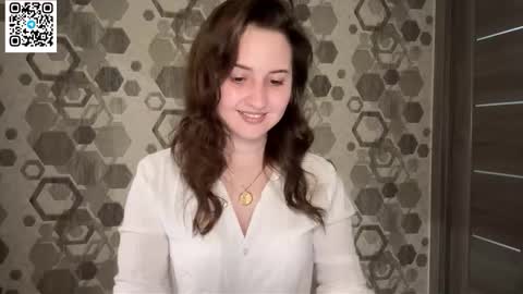 Snapshot of almostinnocent_ chatting on 09/09/25, 07:57 Anna online show from 09/09/25, 07:57