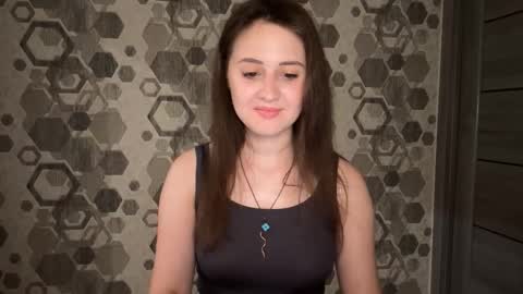 Snapshot of almostinnocent_ chatting on 09/17/25, 10:22 Anna online show from 09/17/25, 10:22