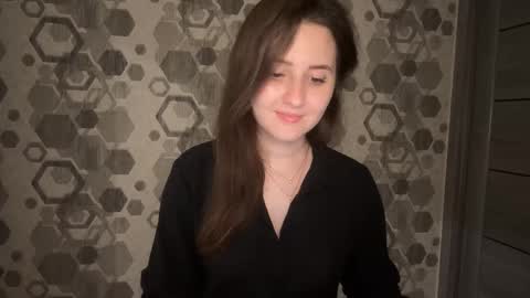 Snapshot of almostinnocent_ chatting on 09/19/25, 09:48 Anna online show from 09/19/25, 09:48