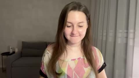 Snapshot of almostinnocent_ chatting on 11/19/25, 07:58 Anna online show from 11/19/25, 07:58