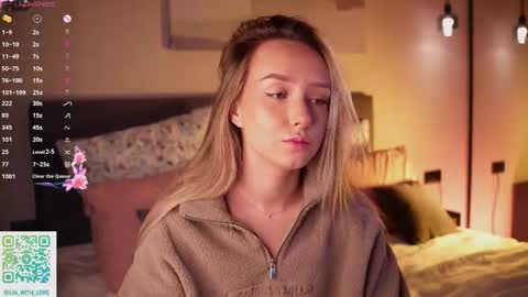 Snapshot of alodiaacomb chatting on 11/25/25, 03:06 Lia online show from 11/25/25, 03:06