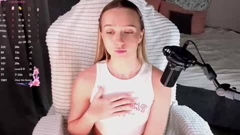 Lia online show from 02/27/26, 03:17