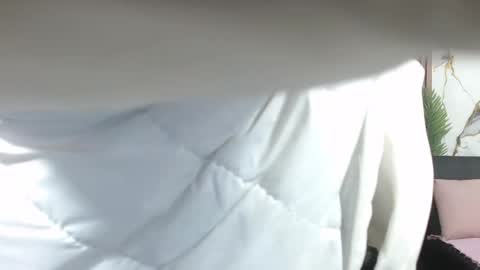 alonddra_tay online show from 04/22/26, 11:34