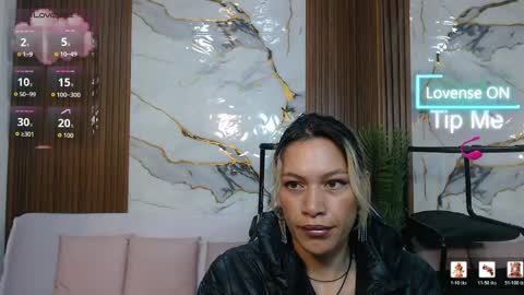 Snapshot of alonddra_tay chatting on 05/27/26, 11:29 alonddra_tay online show from 05/27/26, 11:29