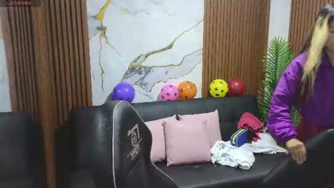 Snapshot of alonddra_tay chatting on 06/22/26, 11:29 alonddra_tay online show from 06/22/26, 11:29