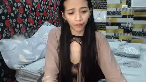 Snapshot of alondra_aleng_ereng chatting on 01/14/25, 06:24 Alondra online show from 01/14/25, 06:24