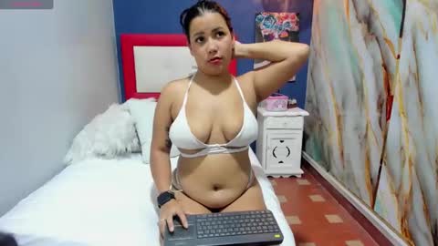 Snapshot of alondra_tits chatting on 11/22/25, 12:26 alondra_tits online show from 11/22/25, 12:26